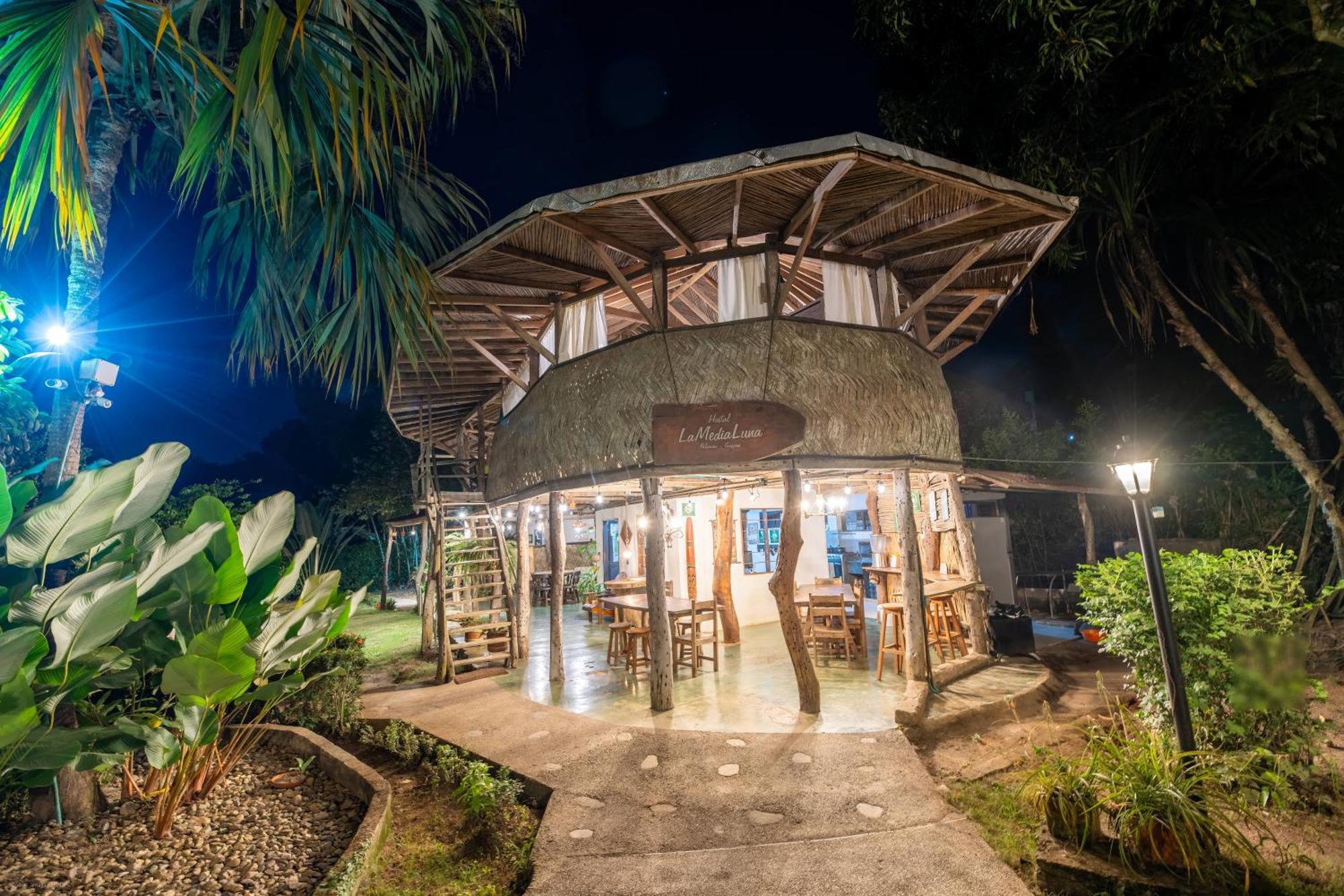 Hostal La Media Luna パロミノ エクステリア 写真