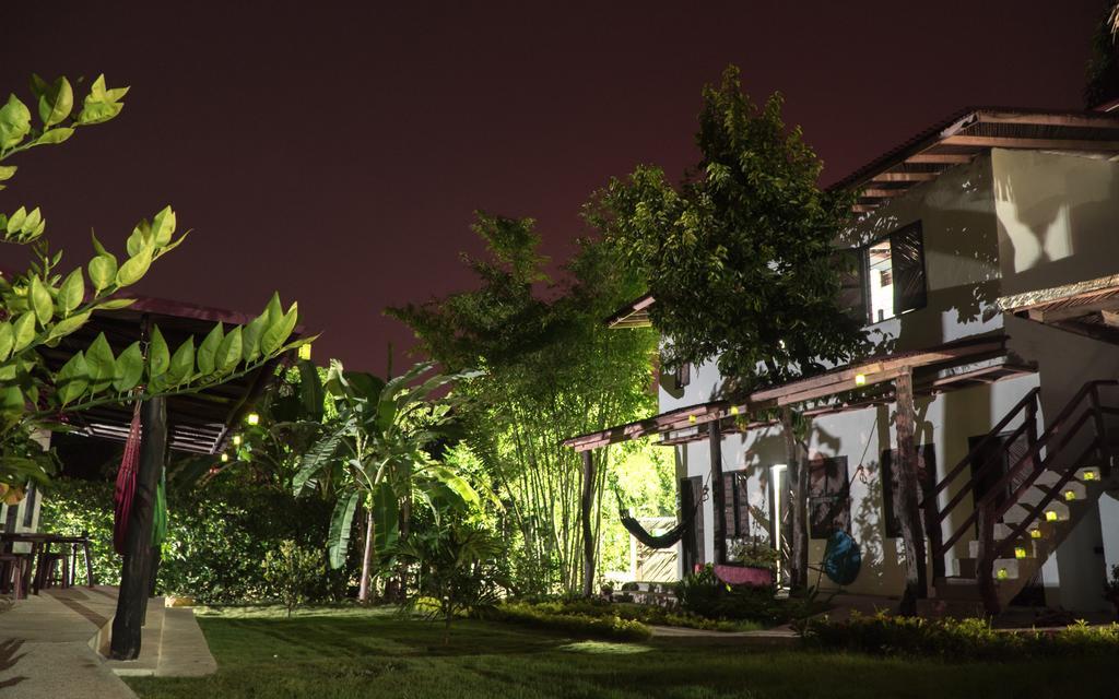 Hostal La Media Luna パロミノ エクステリア 写真