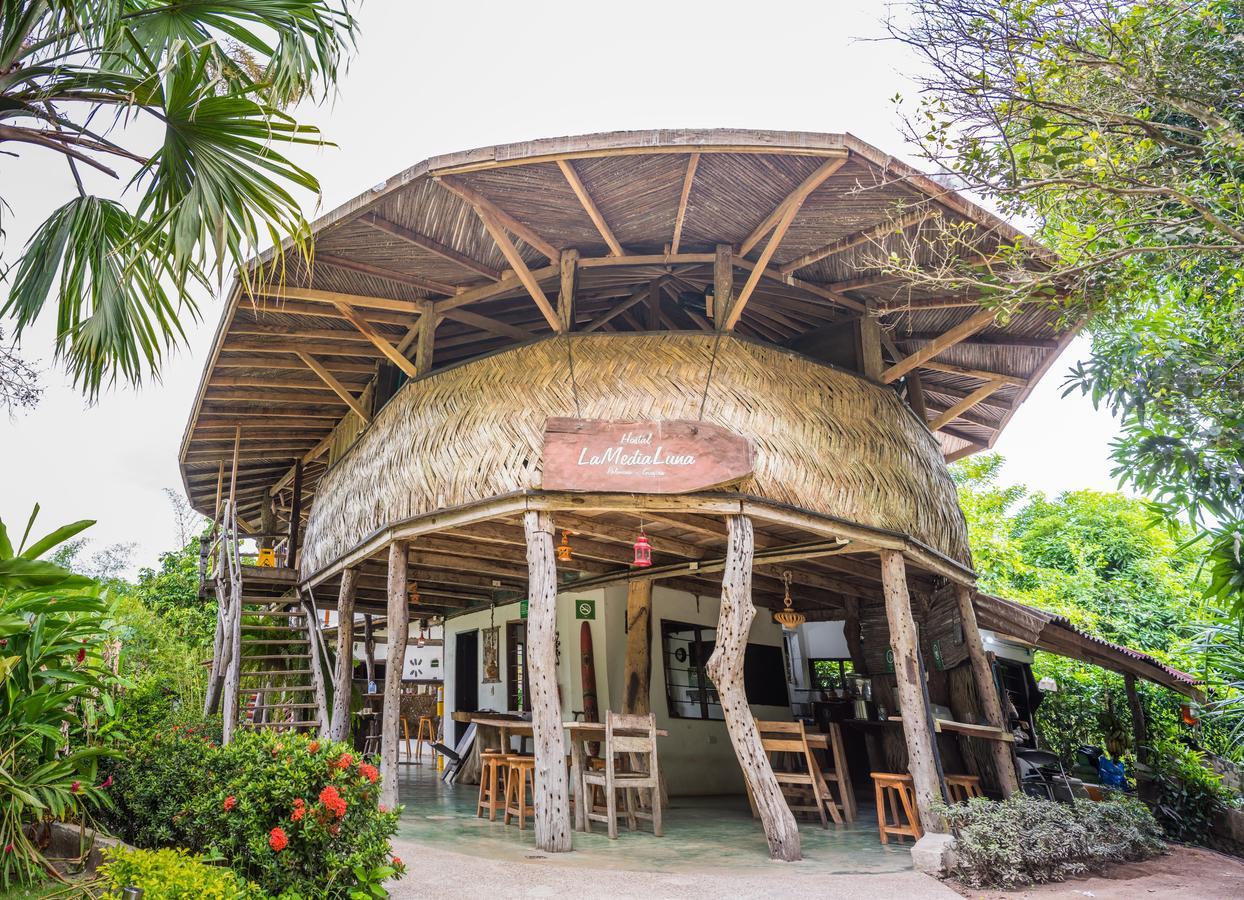 Hostal La Media Luna パロミノ エクステリア 写真