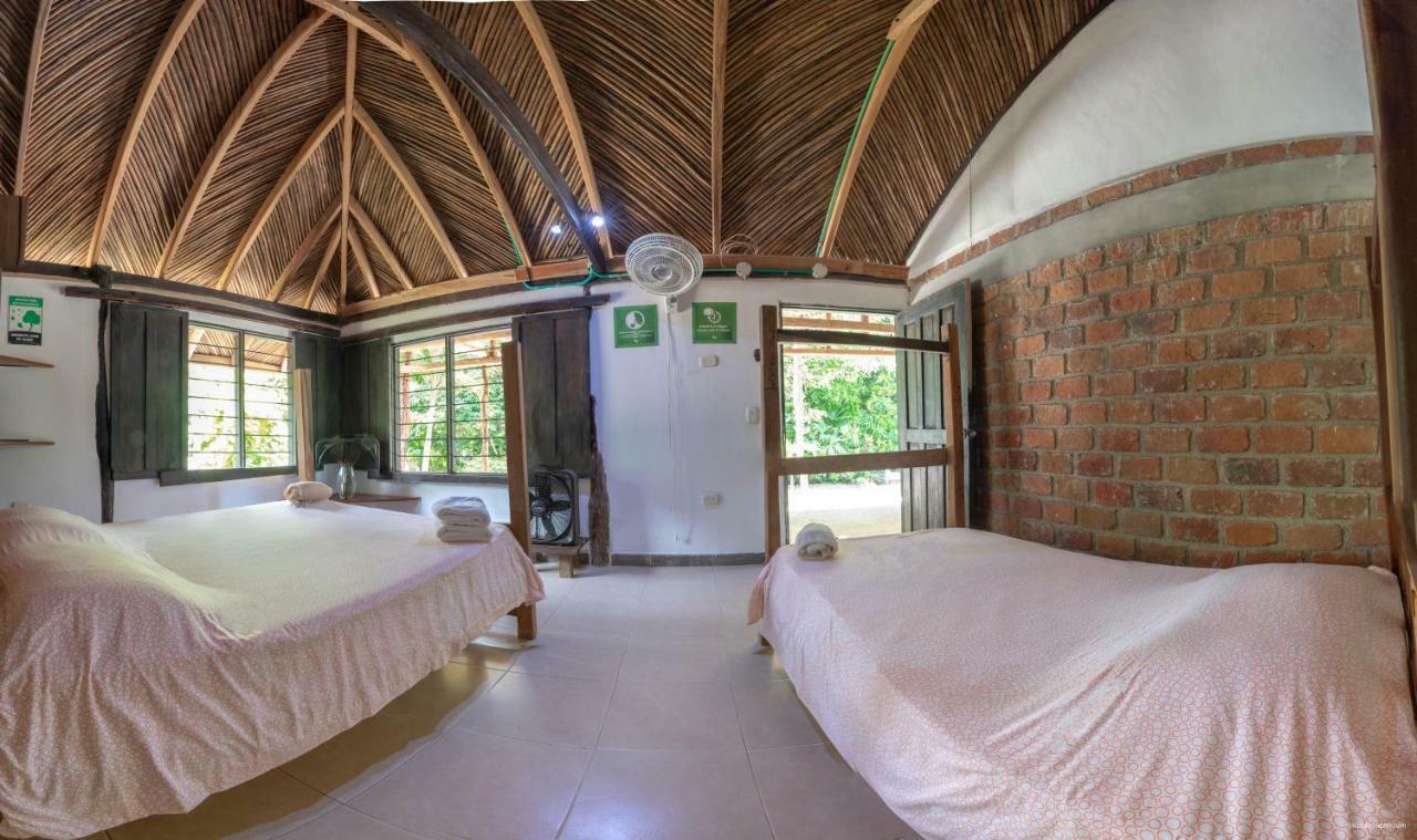 Hostal La Media Luna パロミノ エクステリア 写真